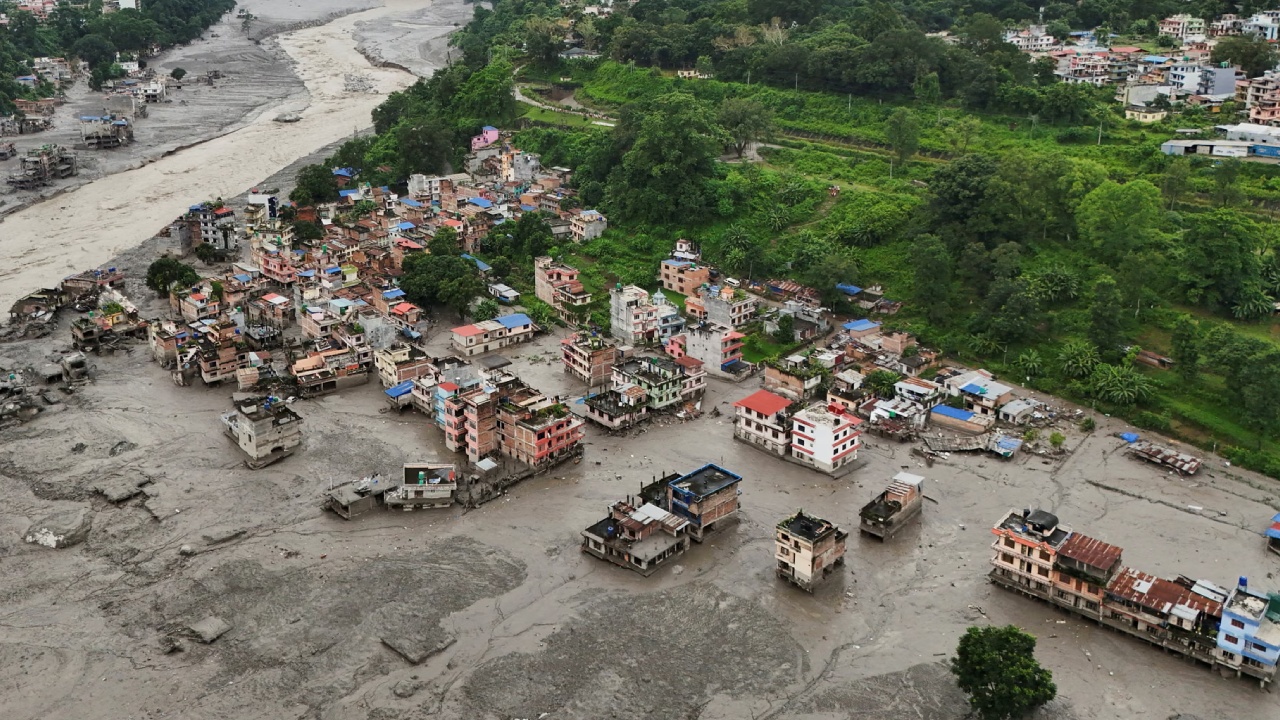 Nepal Floods : మరో జలప్రళయం దూసుకొస్తోంది.. నేపాల్‌ను హెచ్చరించిన చైనా..ఆలస్యం చేయొద్దు..! రంగంలోకి రెస్క్యూ బృందాలు