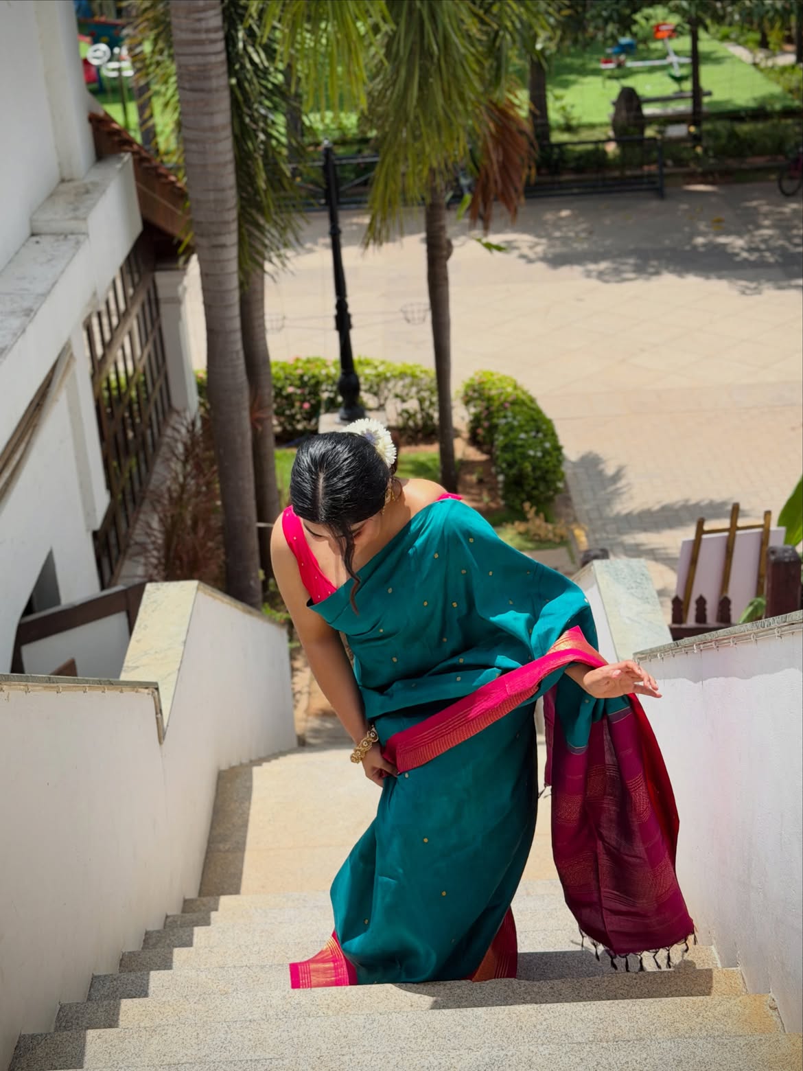 Nivetha Thomas Stunning Looks in Mother Saree