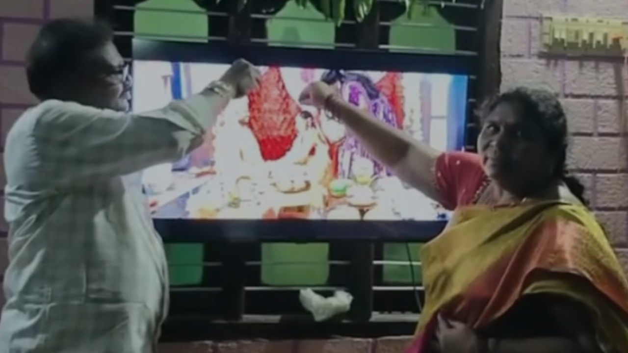 Online Wedding : అమెరికాలో పెండ్లి.. అక్షింతలు సూర్యాపేటలో! కూతురి పెళ్లిని ఆన్‌లైన్‌లో వీక్షించిన తల్లిదండ్రులు..