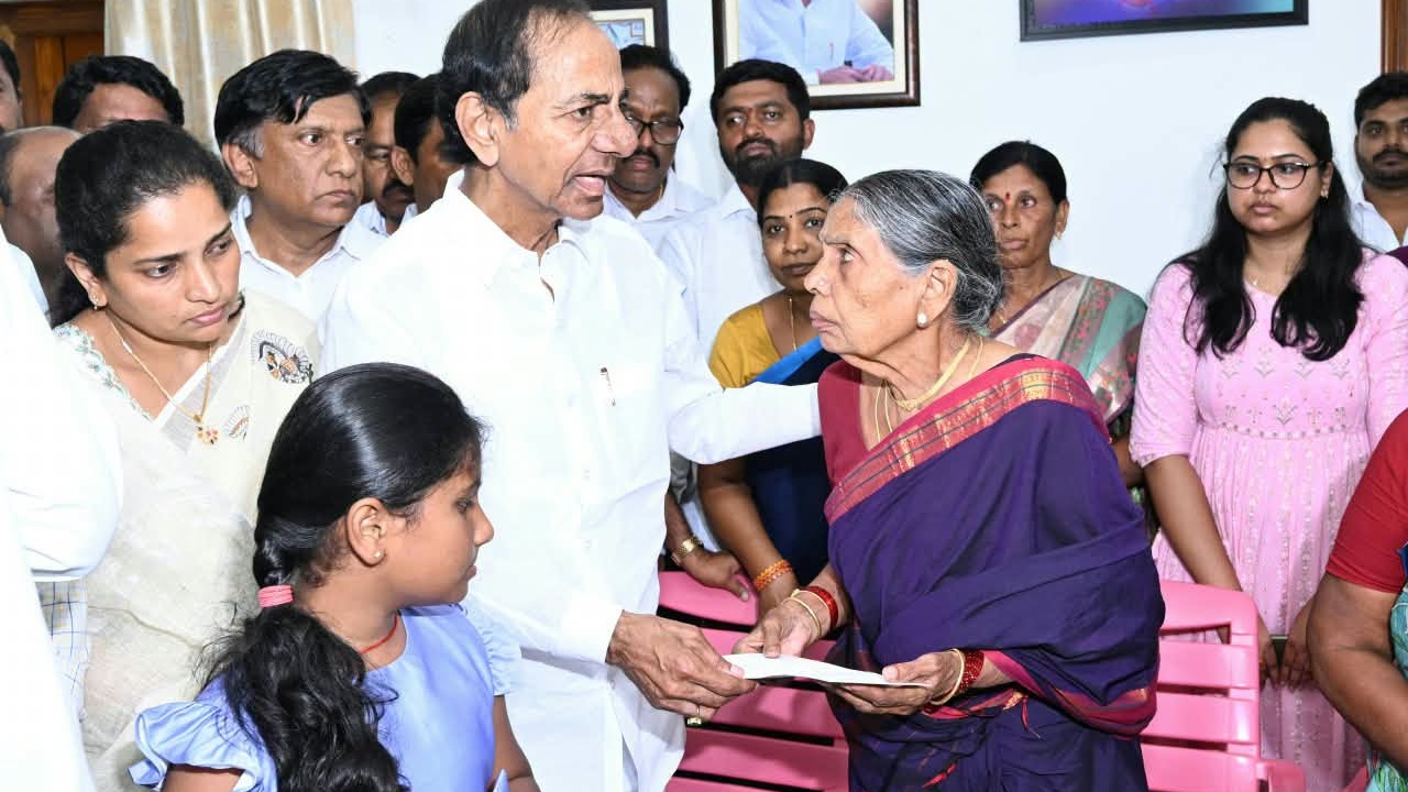 KCR : అండగా ఉంటా.. ధైర్యంగా ఉండండి.. పెద్ది కుటుంబానికి కేసీఆర్ భరోసా!
