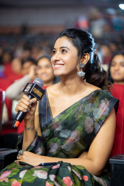 Priya Bhavani Shankar Simple Looks in Saree From Irumudi Pre Release Event