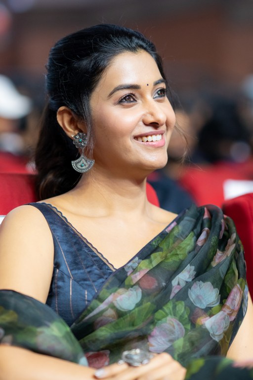 Priya Bhavani Shankar Simple Looks in Saree From Irumudi Pre Release Event