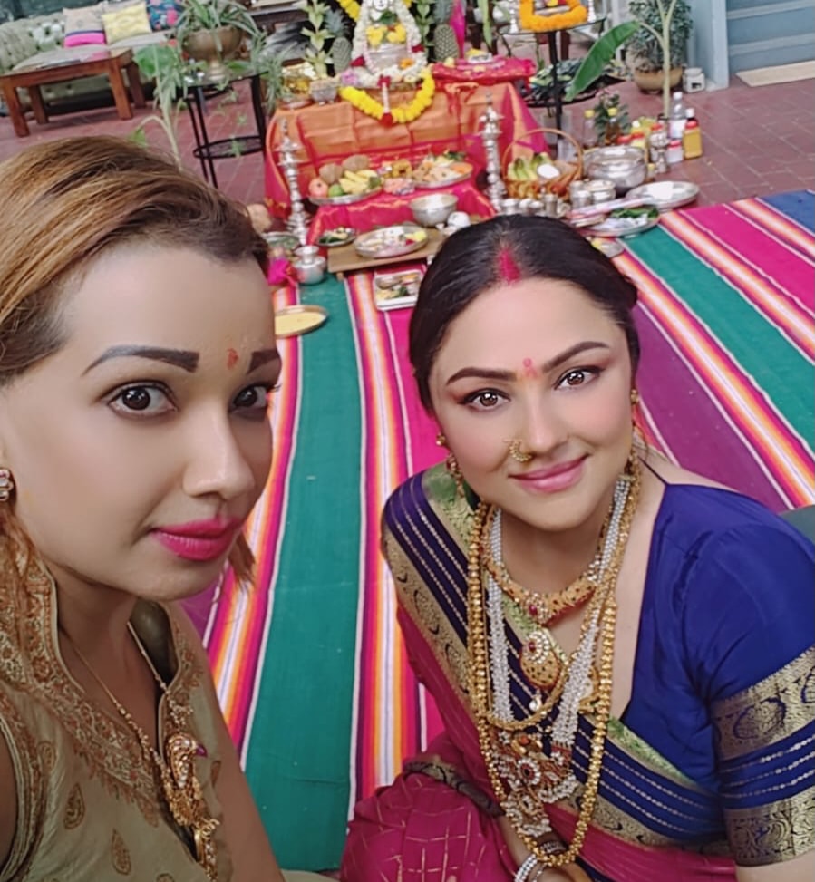 Priyanka Upendra Celebrates Varalakshmi Vratham with her Family