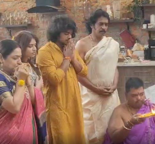 Priyanka Upendra Celebrates Varalakshmi Vratham with her Family