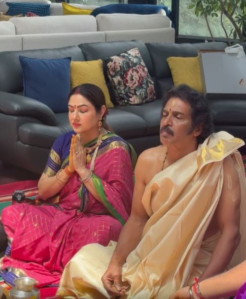 Priyanka Upendra Celebrates Varalakshmi Vratham with her Family