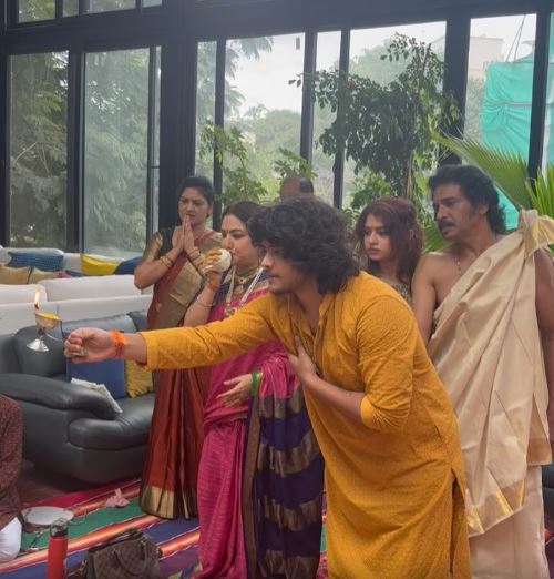 Priyanka Upendra Celebrates Varalakshmi Vratham with her Family