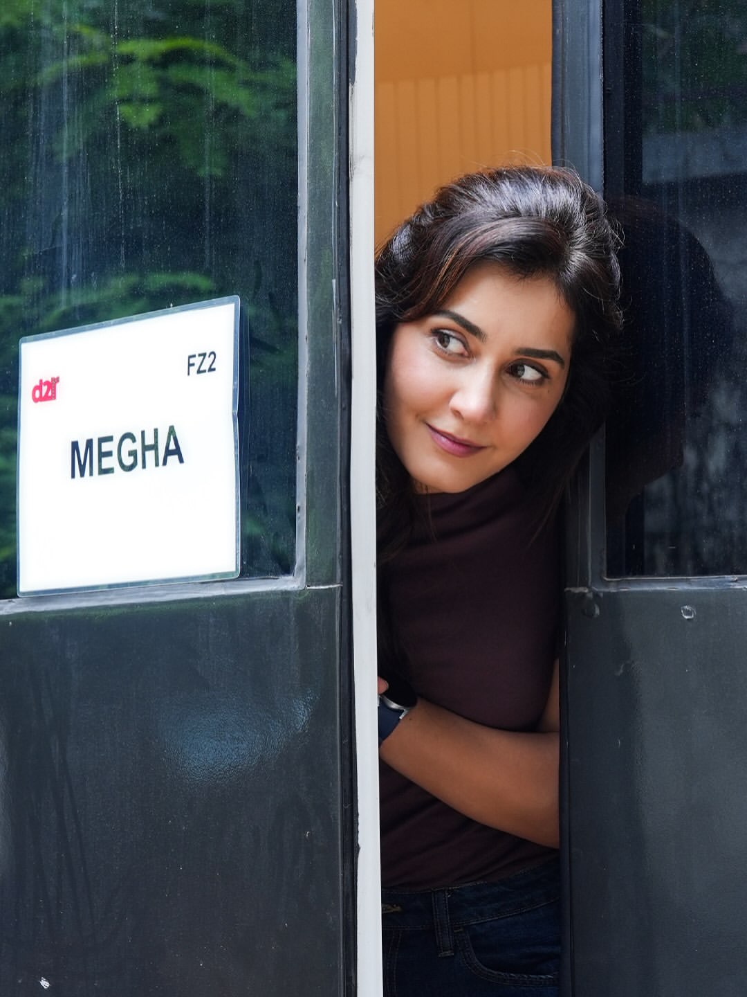 Raashii Khanna Cute Photos from Movie Shoot