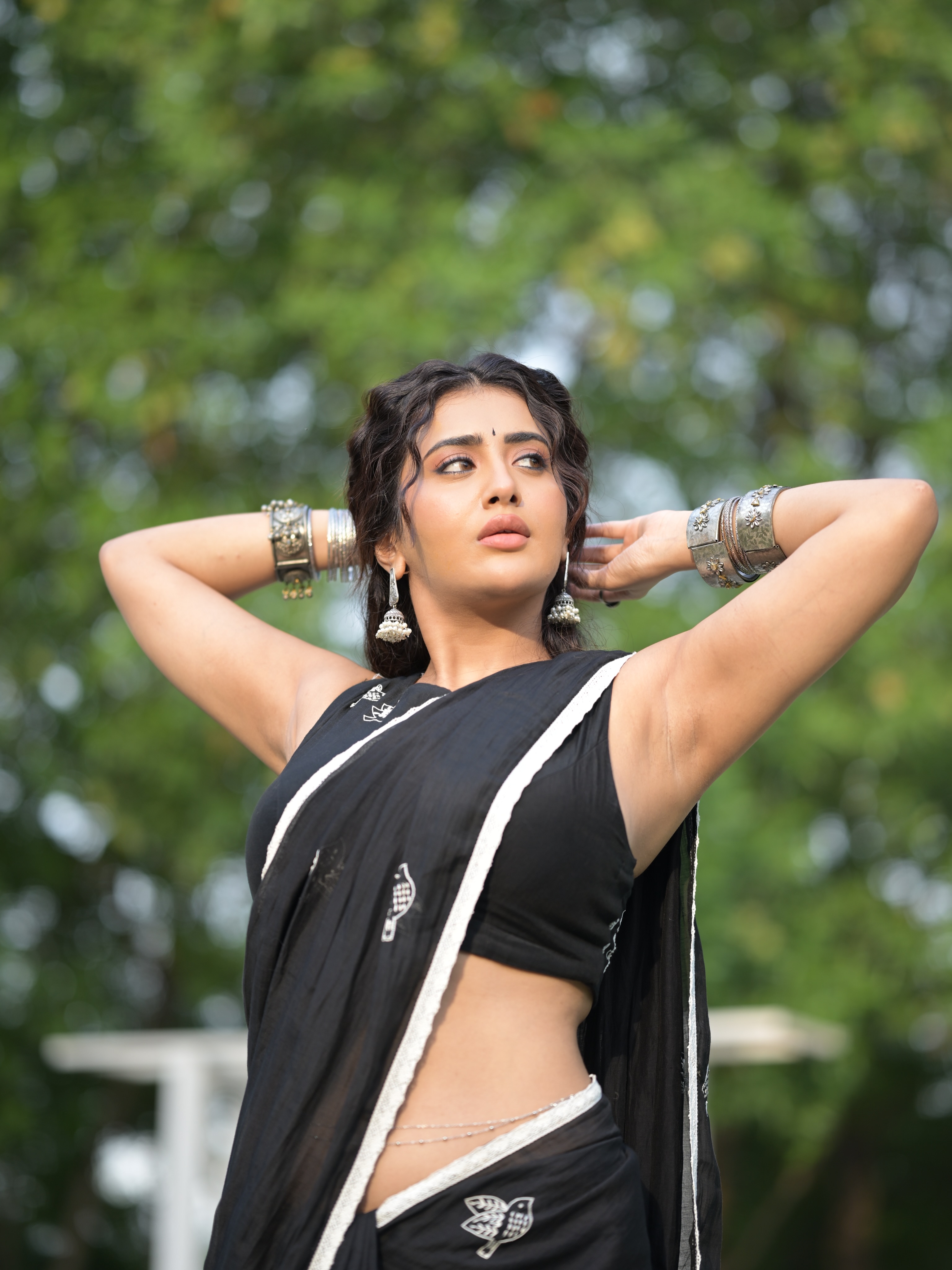Rashi Singh Stunning Looks in Black Saree