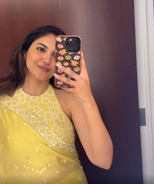 Ritu Varma Stunning Looks in Saree