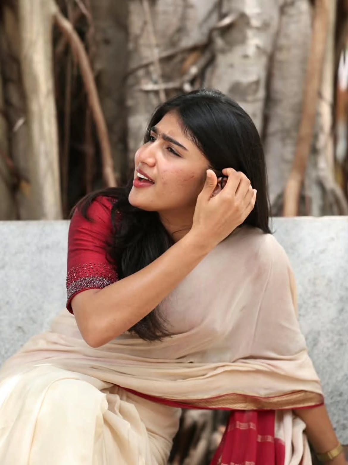 Malayali Actress Riya Shibu Shares Onam Special Saree Photos