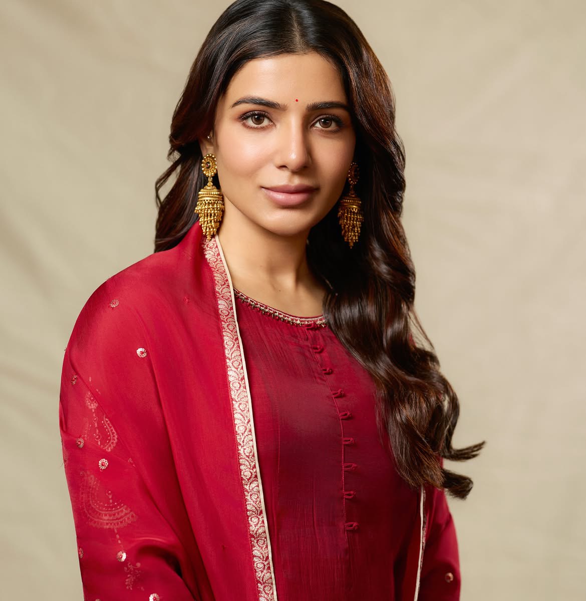 Samantha Latest Baby Bump Photos