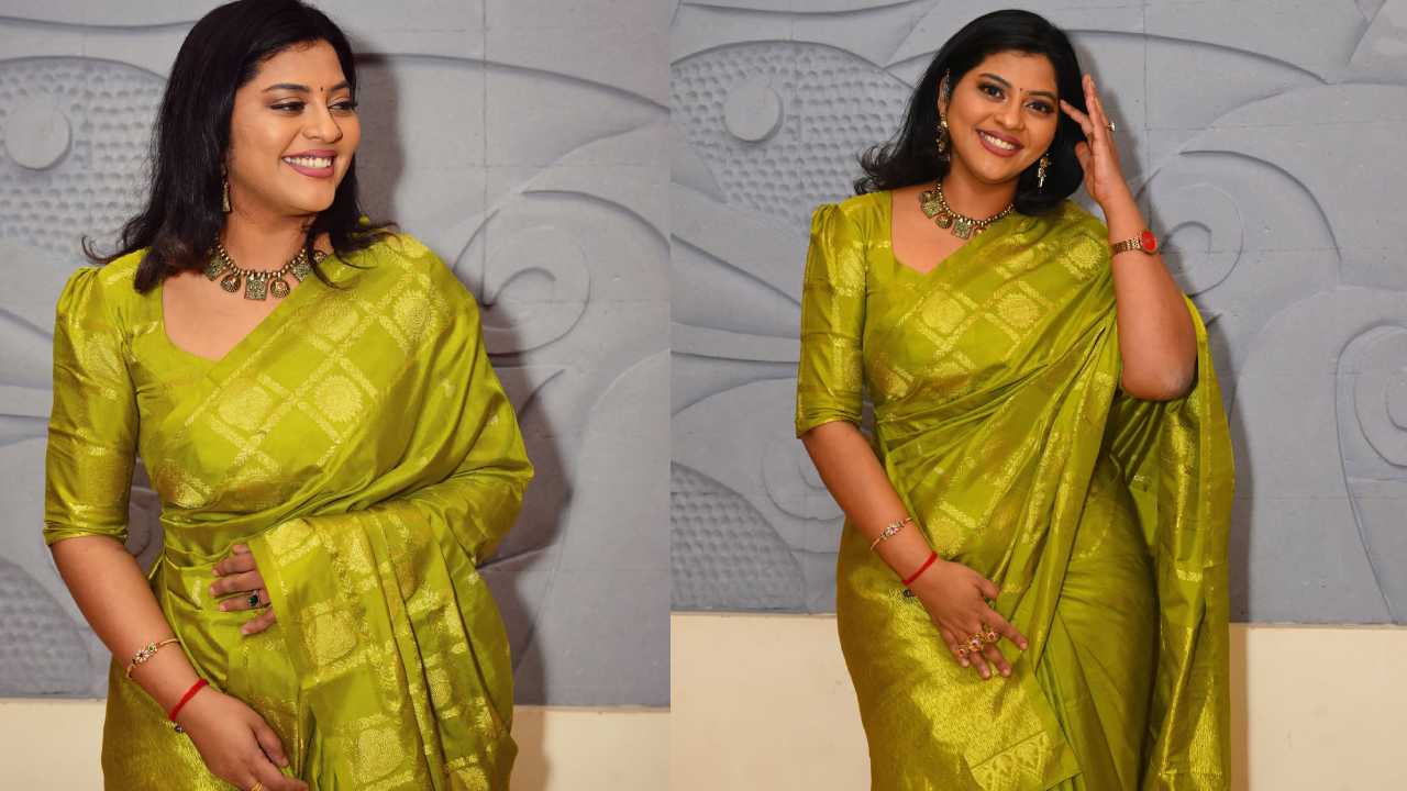 Sameera Bharadwaj : చీరకట్టులో సింగర్ సమీరా భరద్వాజ్.. అవార్డు ఫంక్షన్‌లో సందడి..