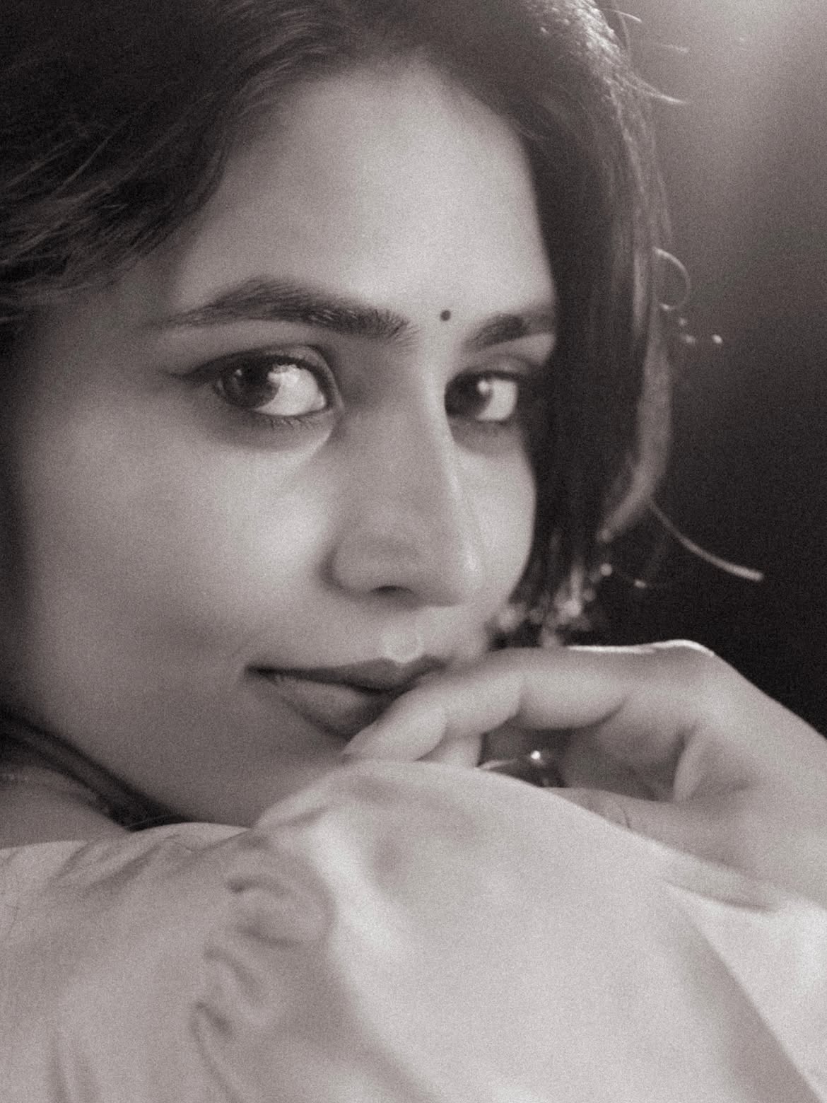 Sapthaami Gowda Stunning Looks in Saree