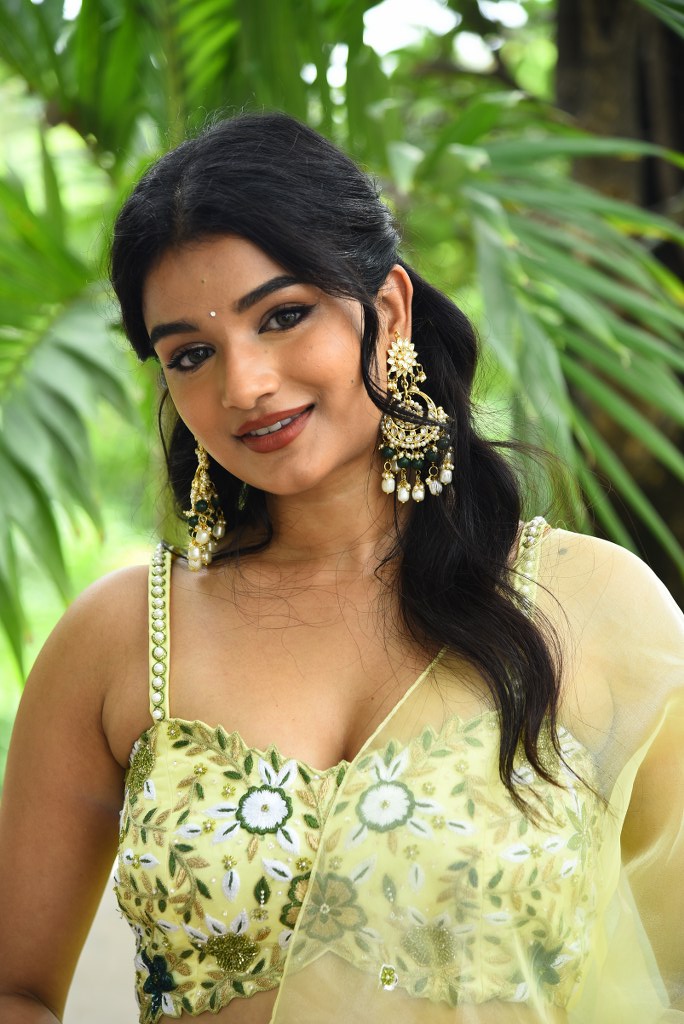 Satwika Cute Looks in Veta Movie Opening
