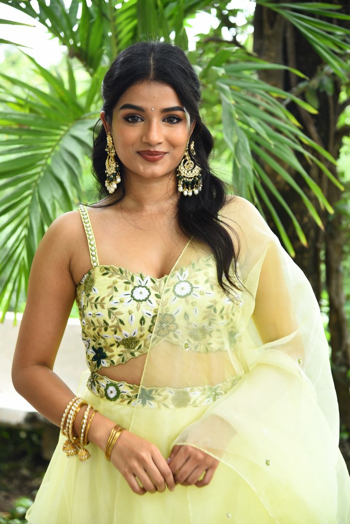 Satwika Cute Looks in Veta Movie Opening
