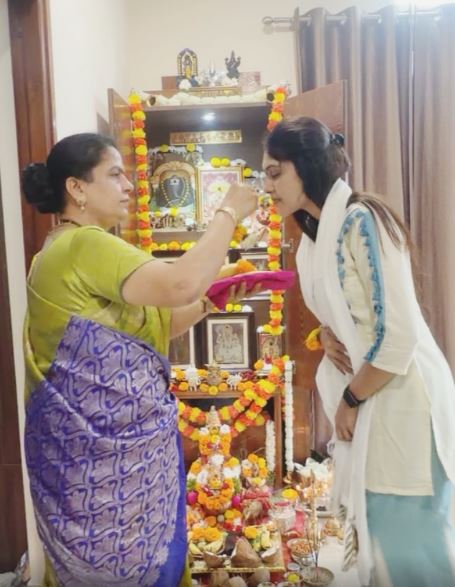 Jabardasth Satya Sri Celebrates Varalakshmi Vratham With Mother