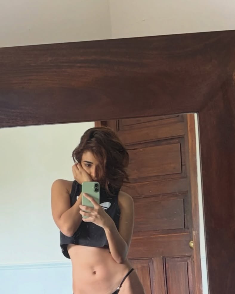 Shalini Pandey Shares Sizzling Selfies