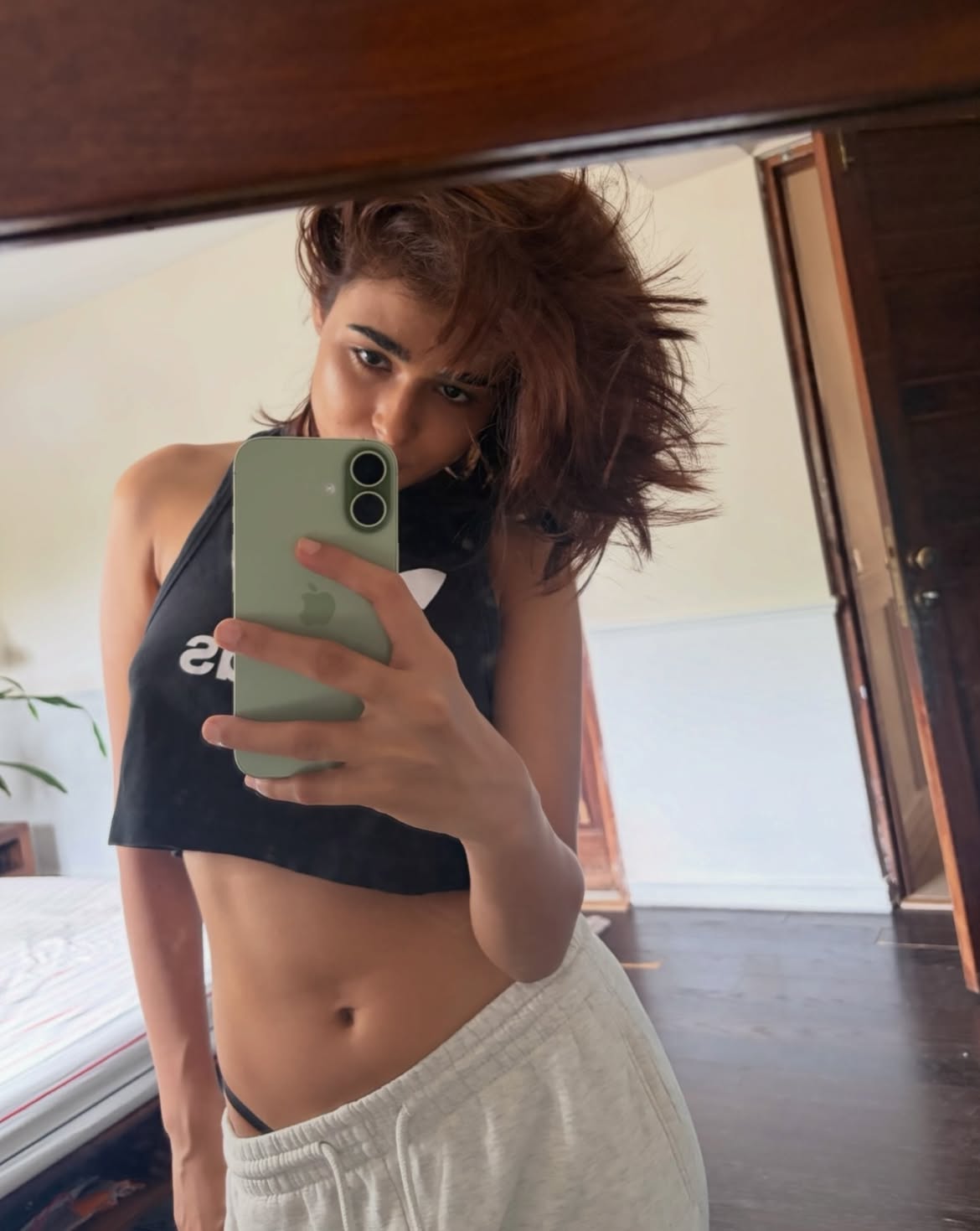 Shalini Pandey Shares Sizzling Selfies