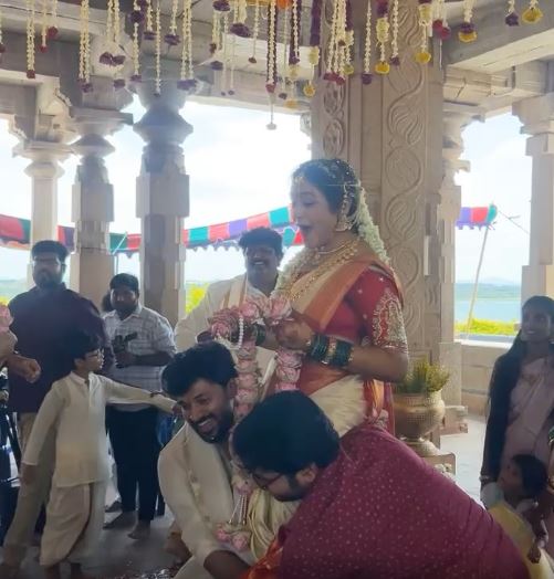 Serial Actress Sireesha Married Actor Mahendra
