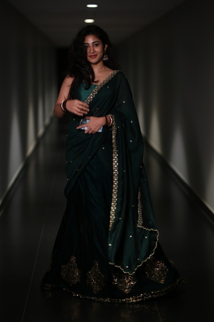 Sonu Thakur Stunning Looks in Saree