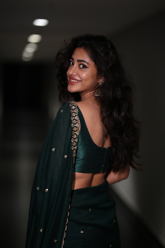 Sonu Thakur Stunning Looks in Saree