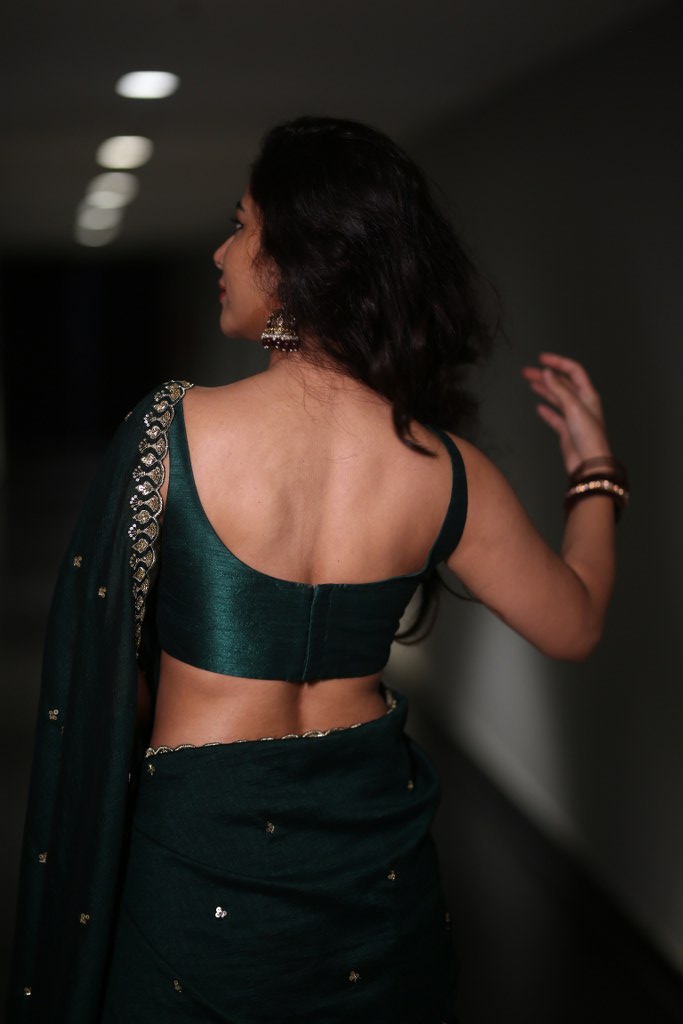 Sonu Thakur Stunning Looks in Saree