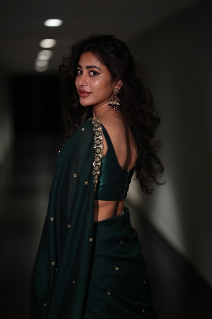 Sonu Thakur Stunning Looks in Saree