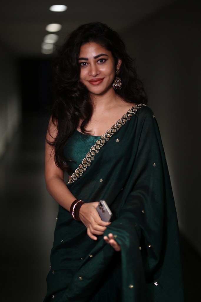 Sonu Thakur Stunning Looks in Saree