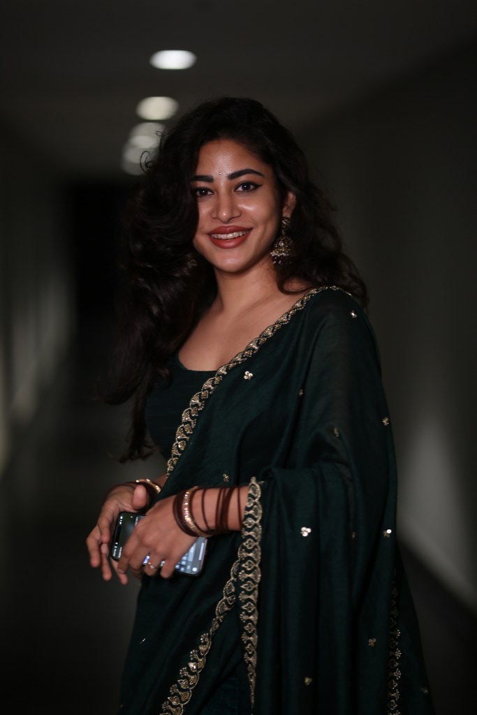 Sonu Thakur Stunning Looks in Saree