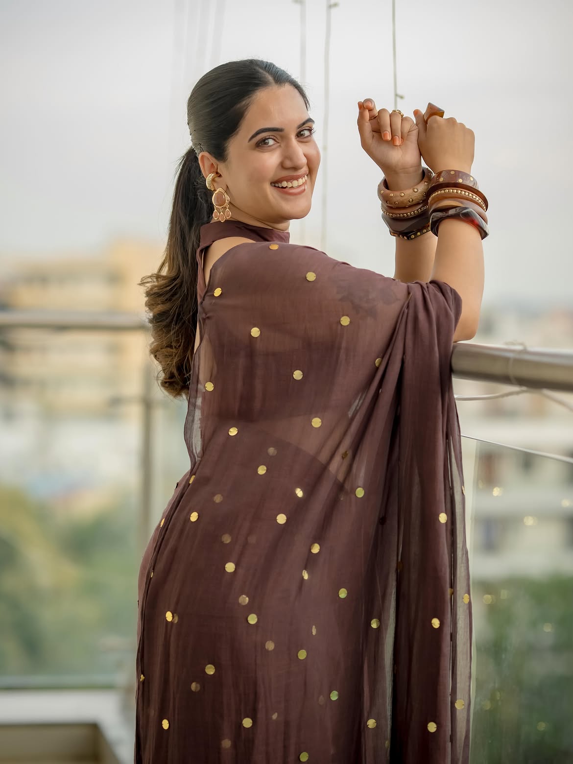 Sravanthi Chokarapu Stunning Looks in Saree