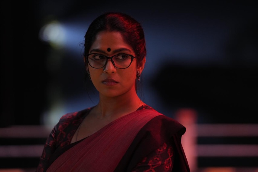 Swasika Shares Irumudi Movie Working Stills