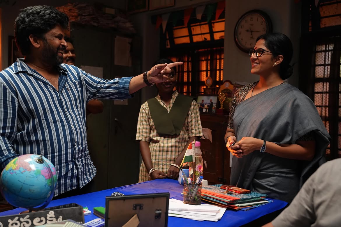 Swasika Shares Irumudi Movie Working Stills