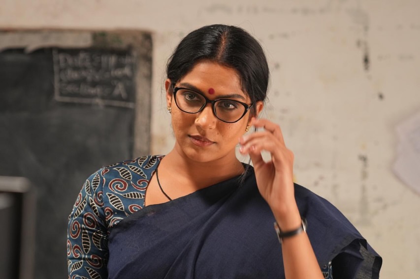 Swasika Shares Irumudi Movie Working Stills