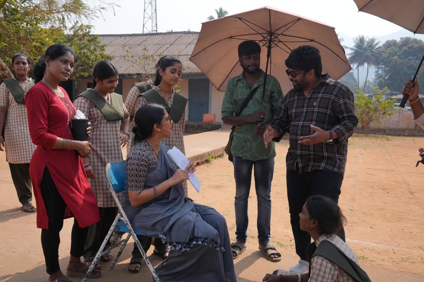 Swasika Shares Irumudi Movie Working Stills