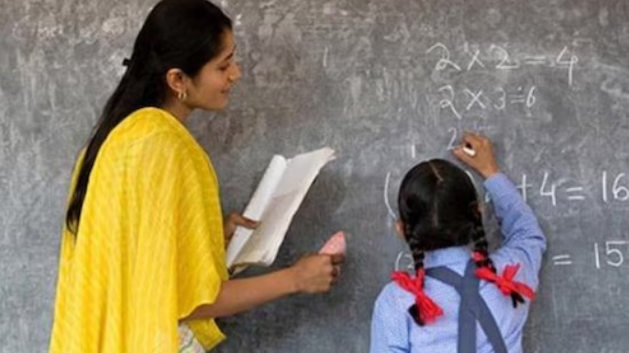 Teacher Eligibility Test : టీచర్లకు టెట్.. మరోసారి క్లారిటీ ఇచ్చిన కేంద్రం