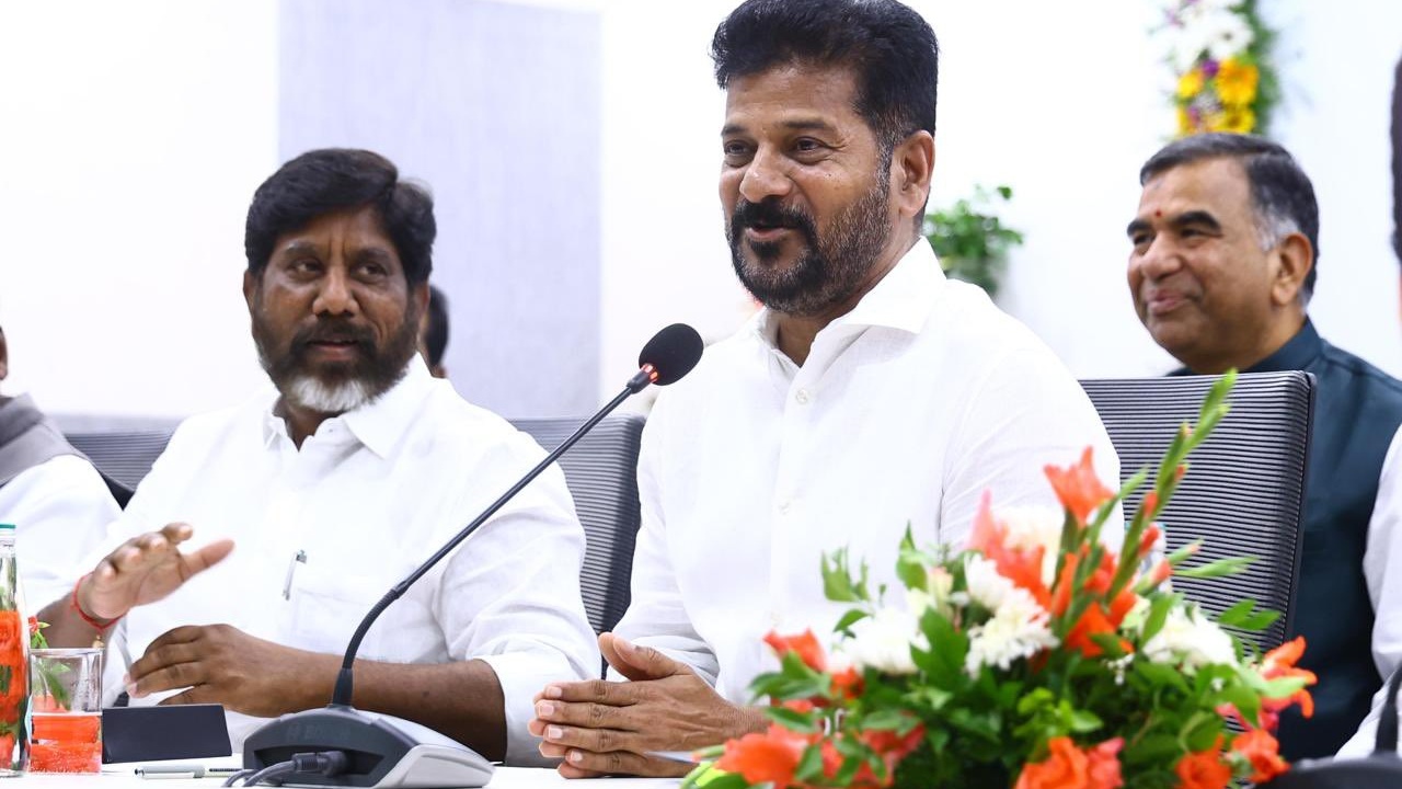 Telangana Cabinet Expansion : తెలంగాణ కేబినెట్ విస్తరణకు అధిష్టానం గ్రీన్‌సిగ్నల్.. రెండు బెర్త్‌లు.. ఆరుగురు మధ్య పోటీ