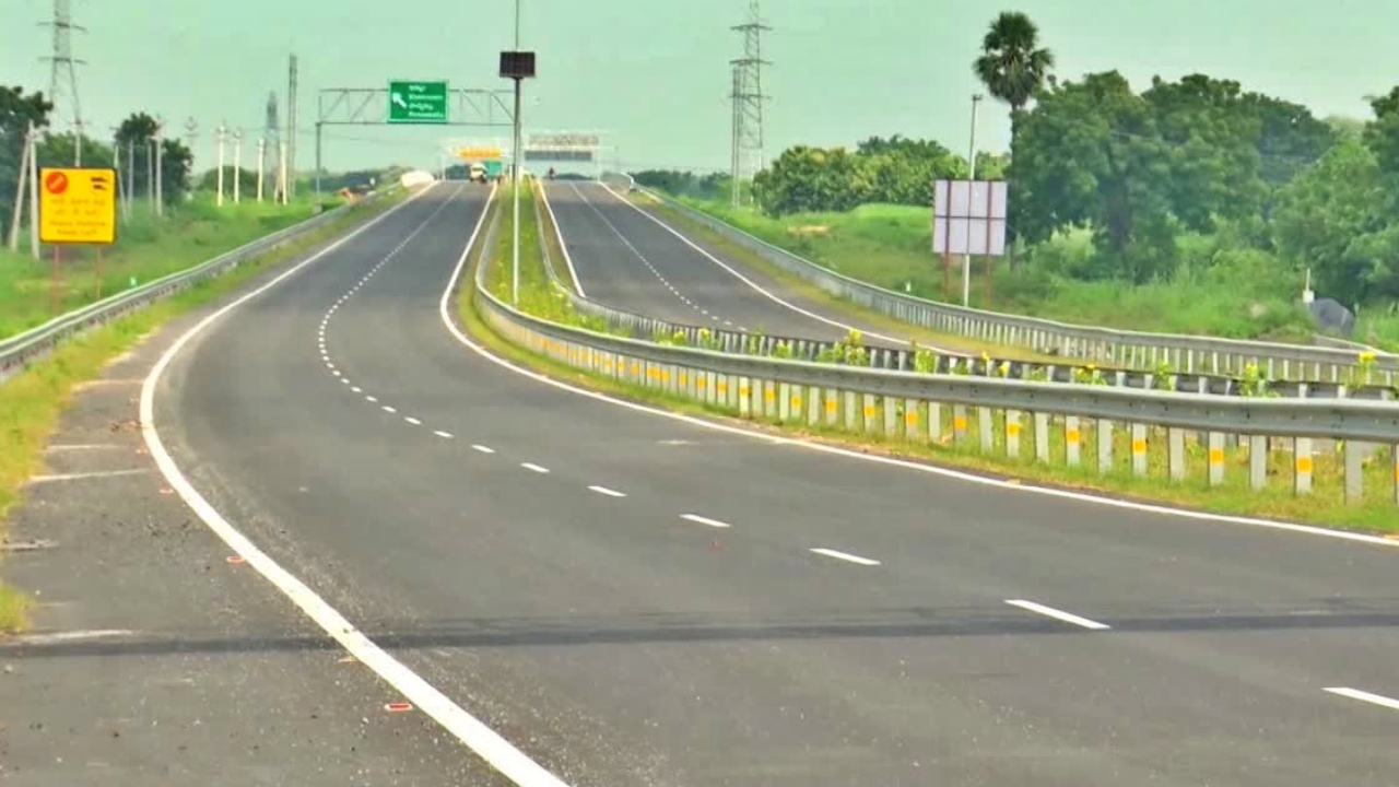 Telangana Govt : గ్రామీణ ప్రాంతాల్లో రోడ్లకు మహర్దశ.. రూ.16వేల కోట్లతో.. ప్రారంభించనున్న సీఎం రేవంత్ ..