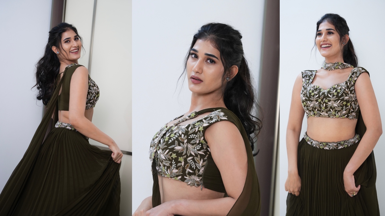 Amrutha Chowdary  : తెలుగు అందం అమృతా చౌద‌రి.. స్ట‌న్నింగ్ ఫోటోలు..