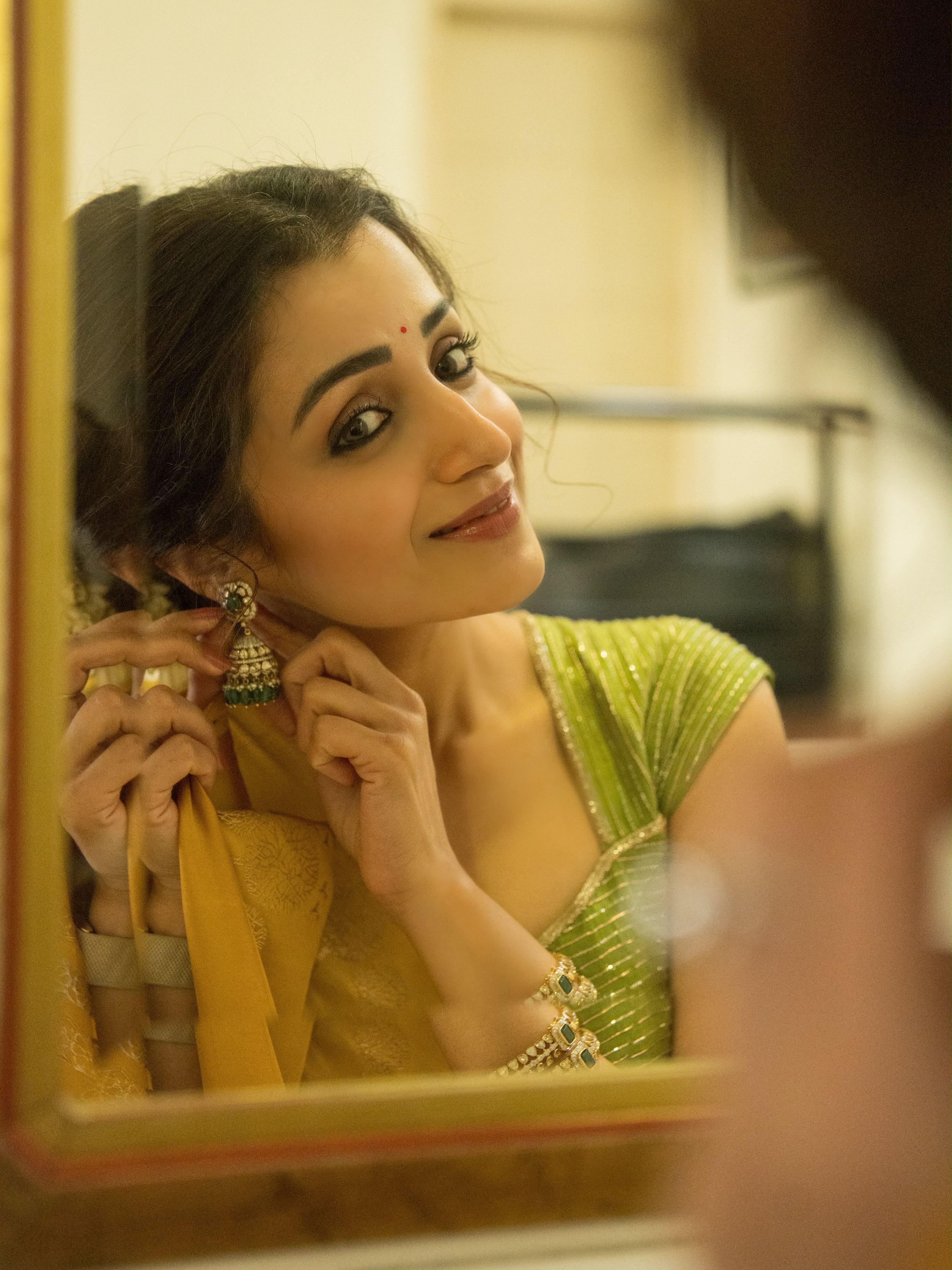 Trishakrishnan Stunning Looks in Saree