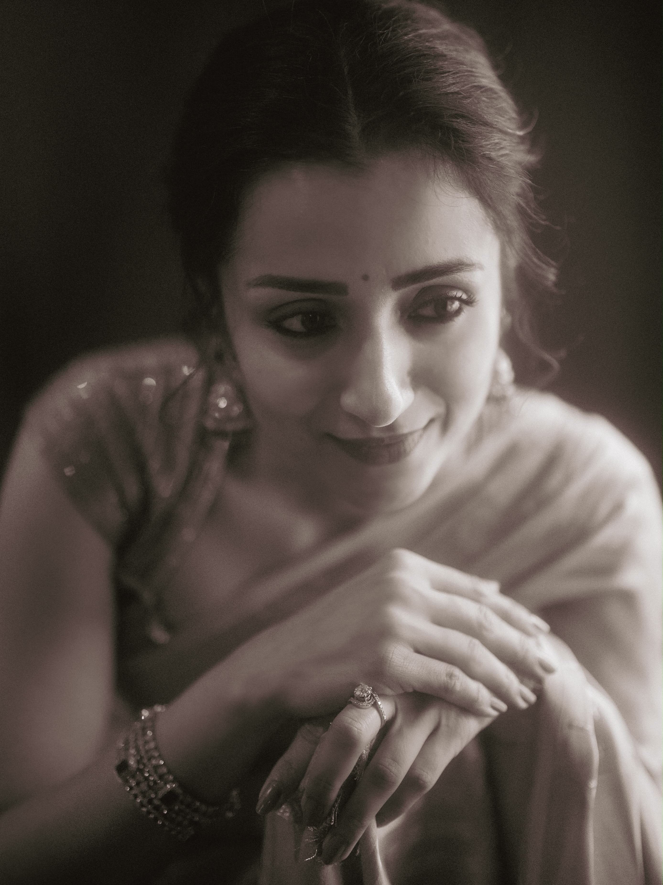 Trishakrishnan Stunning Looks in Saree