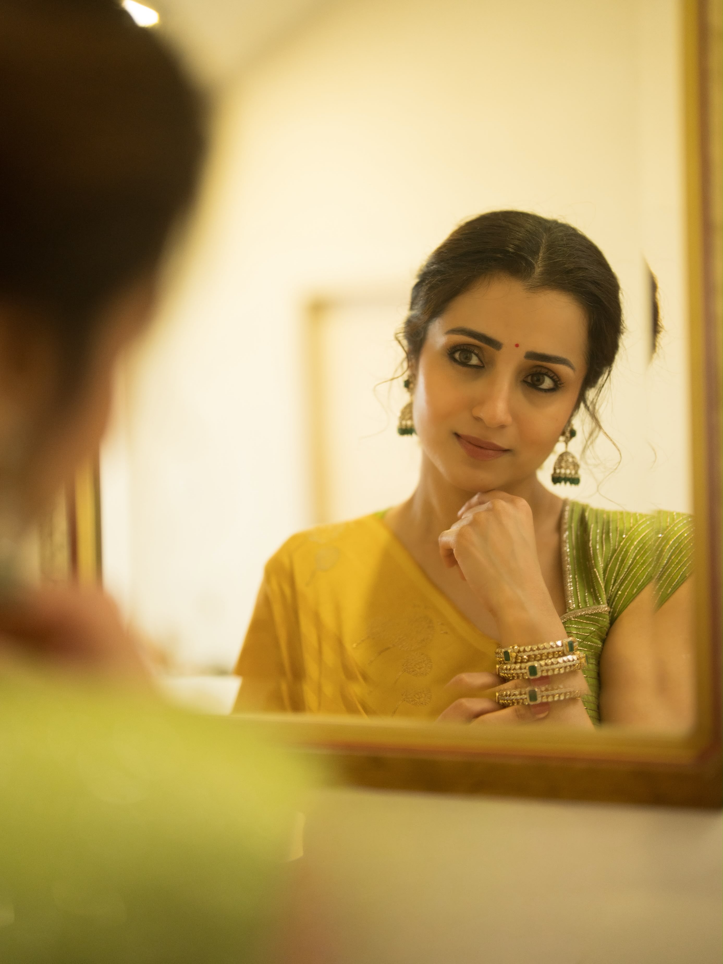 Trishakrishnan Stunning Looks in Saree