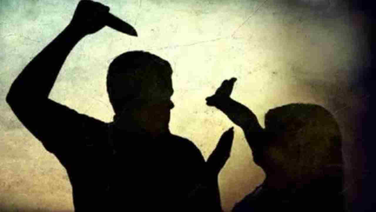 Palnadu Crime: పల్నాడులో దారుణం.. పట్టపగలే ఇంట్లోకి చొరబడి దంపతులపై దాడి.. రాడ్డుతో కొట్టి, గొంతు కోసి..