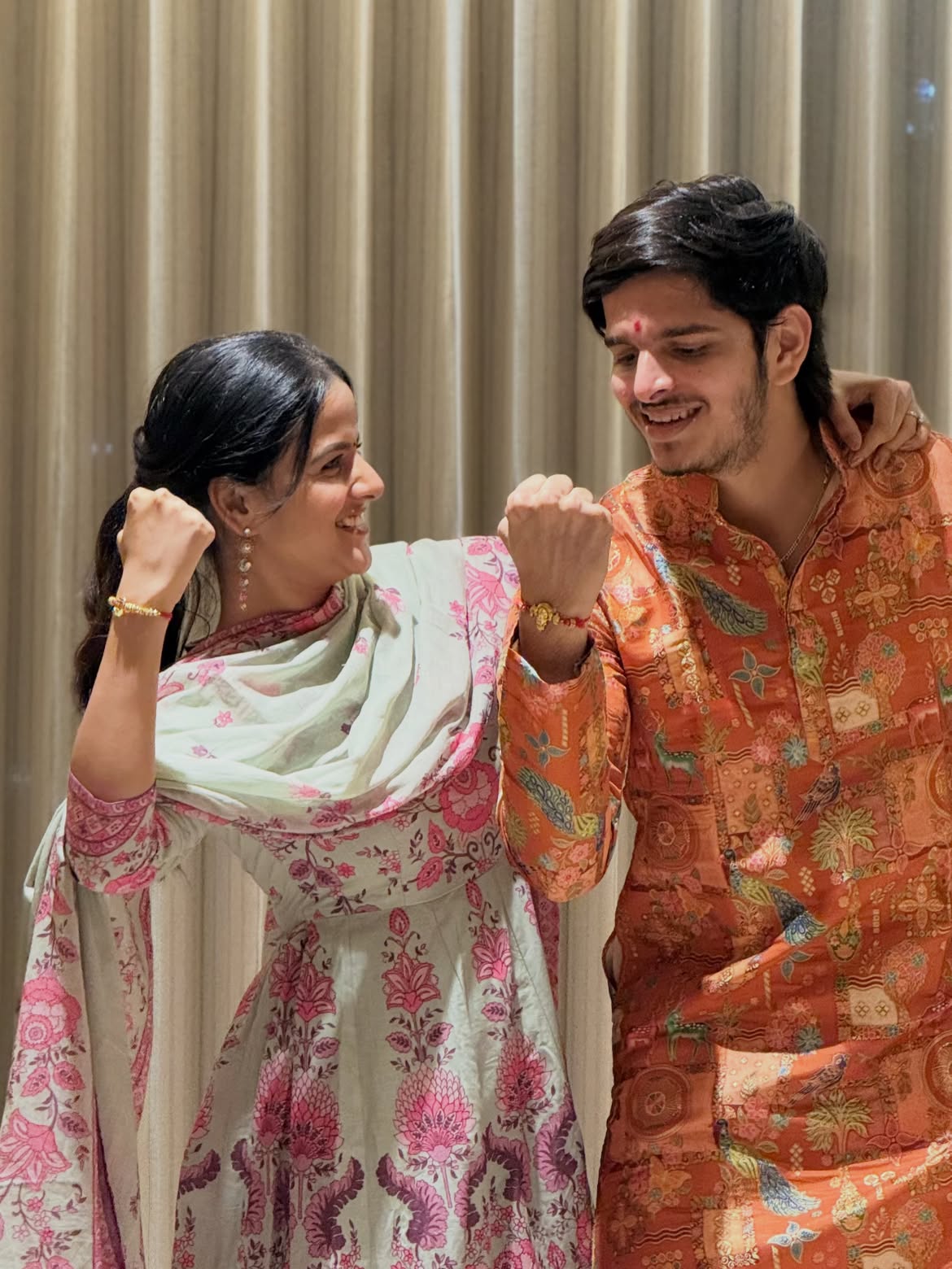 Vaishnavi Chaitanya Raksha Bandhan Celebrations with Family