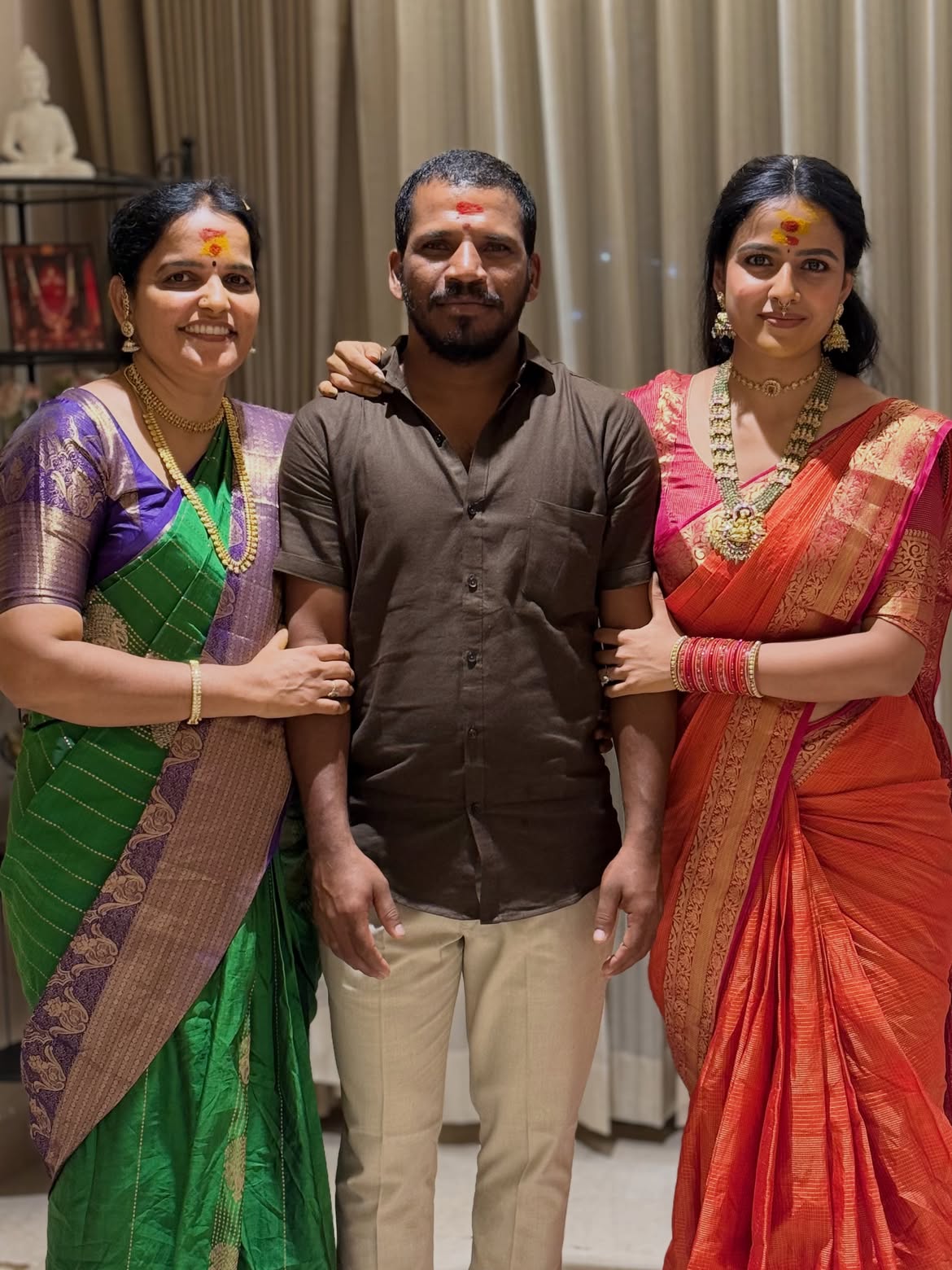 Vaishnavi Chaitanya Bonalu Special Photos with Family