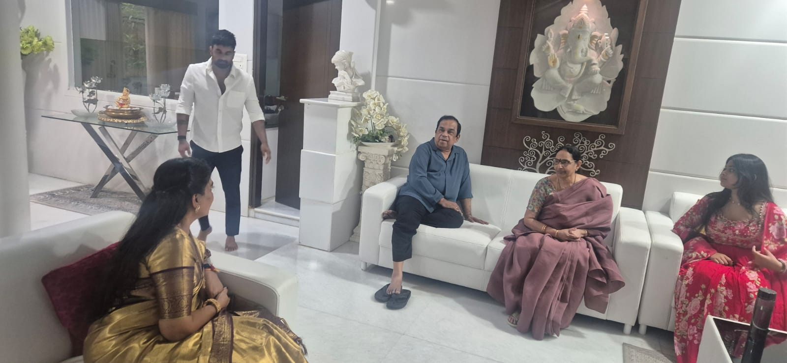 Vangalapudi Anitha Meets Brahmanandam