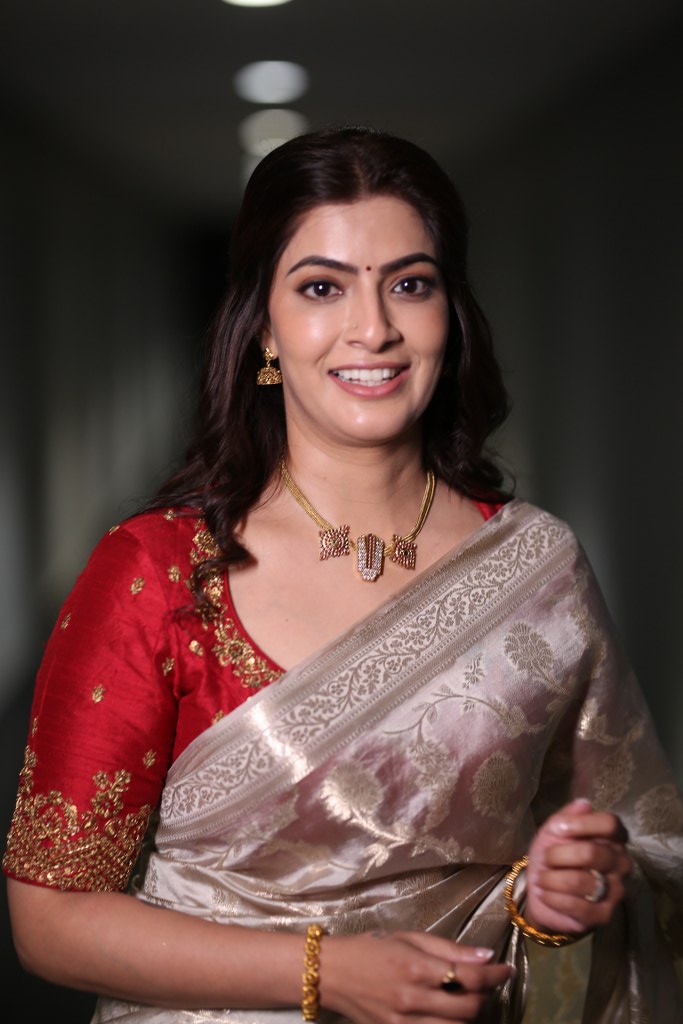 Varalaxmi Sarathkumar Stunning Looks in Saree at Kurma Avatar