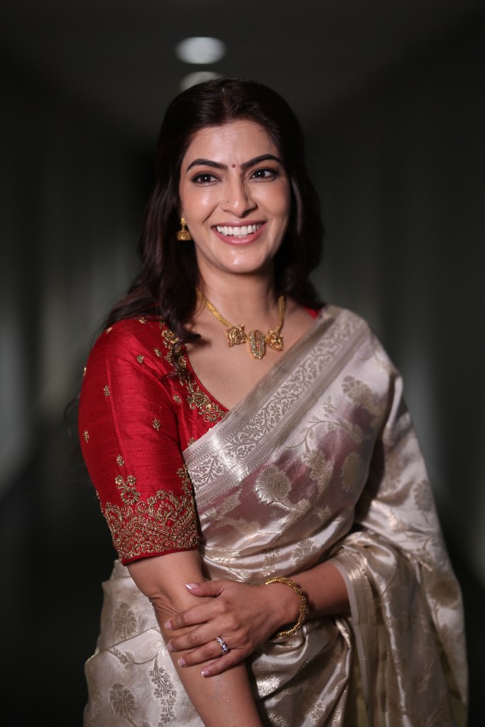 Varalaxmi Sarathkumar Stunning Looks in Saree at Kurma Avatar
