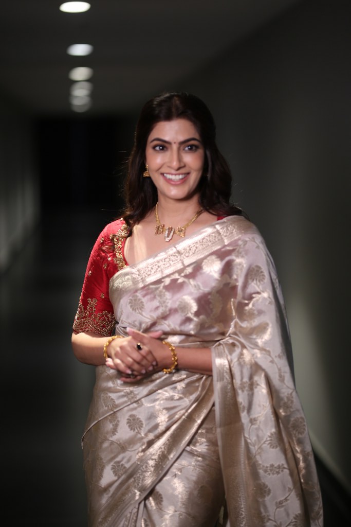 Varalaxmi Sarathkumar Stunning Looks in Saree at Kurma Avatar