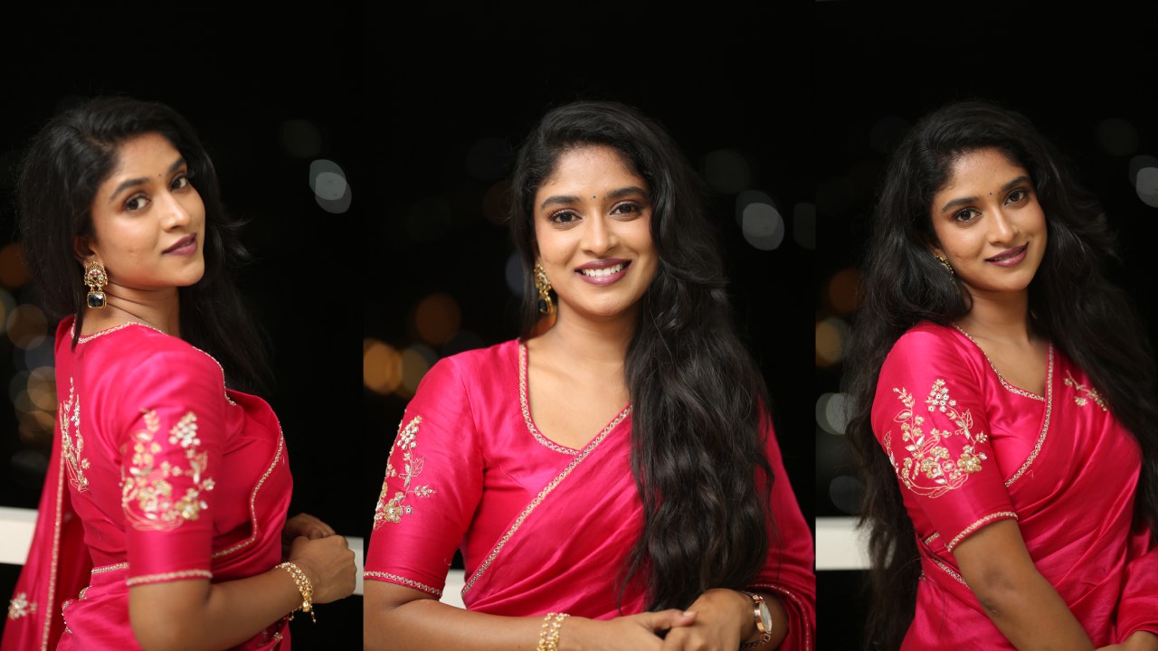 Vedha Jalandhar : చీరలో తెలుగమ్మాయి వేద జలంధర్.. అమీర్ లోగ్ ప్రమోషన్స్‌లో..