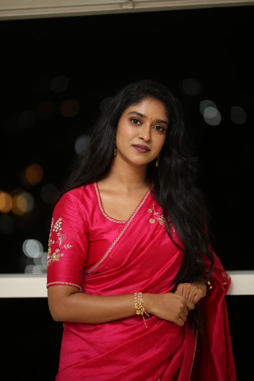 Vedha Jalandhar Stunning Looks in Saree